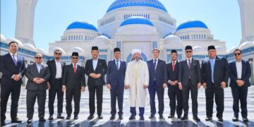 Премьер-министр Малайзии посетил Главную республиканскую мечеть