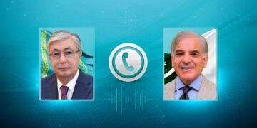 Президент Казахстана поговорил по телефону с Премьером Пакистана