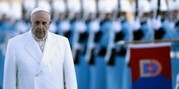 Папа Римский посетил крупнейшую мечеть Индонезии