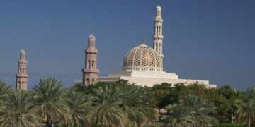 Четыре человека погибли в результате стрельбы у мечети Омана