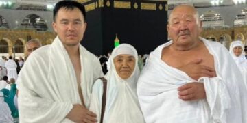 Қажылықты ата-анасымен бірге атқарды