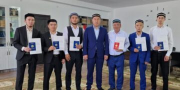 «Һибатулла Тарази» түлектері диплом алды