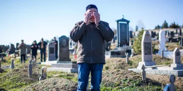 Зираттың қасынан өткенде қандай дұға оқу керек?