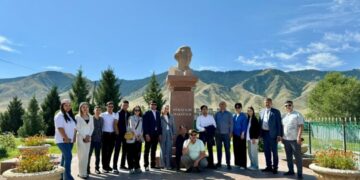 Жас ақын-жазушылардың әдеби туры басталды