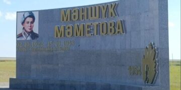 Стела в честь 100-летия Маншук Маметовой открылась в Акмолинской области