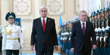 В Акорде начались переговоры Токаева и Мирзиёева