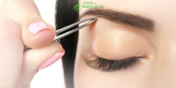 Выщипывание бровей