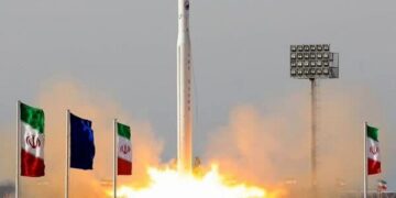 Иран вывел на орбиту спутник Chamran-1