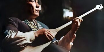 В Павлодаре сохранилась домбра великого музыканта Рустембека Омарова