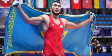 Ризабек Айтмухан завоевал «золото» молодежного ЧМ в вольной борьбе.