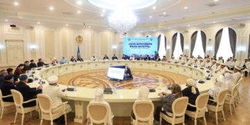 Республикалық конференцияда баяндама жасады