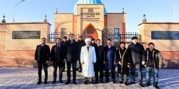Муфтий посетил мавзолей Ескельды би в Жетысуской области