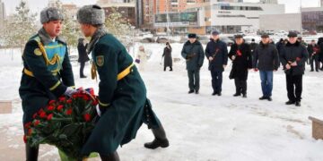 В Астане почтили память легендарного Бауыржана Момышулы