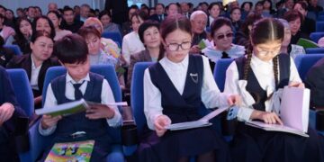 Первую книгу со шрифтом Брайля на казахском языке презентовали в Алматинской области