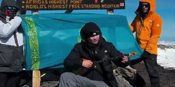 Килиманджаро шыңында «Адай» күйін орындады