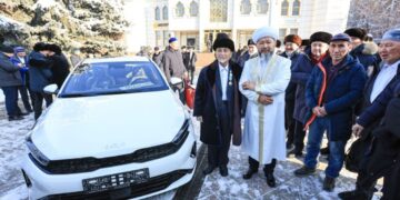 Алғашқы мүфтиге автокөлік сыйлады