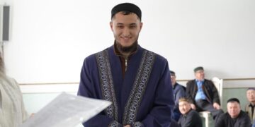 Қариға пәтер кілтін табыстады