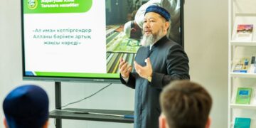 Медресе шәкірттеріне дәріс оқыды