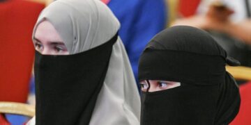 Запрет никаба в Кыргызстане: реакция муфтията