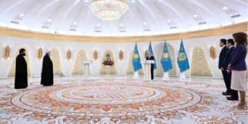 Президент наградил митрополита Александра орденом «Достық» I степени