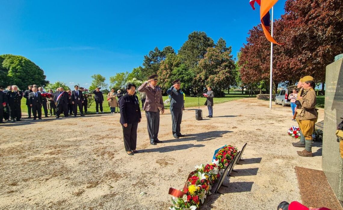 Память воинов-освободителей почтили во Франции