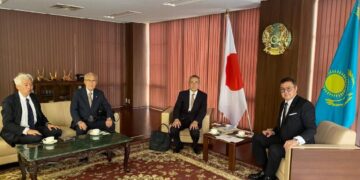 Казахстан и Япония продолжают возвращать останки интернированных солдат