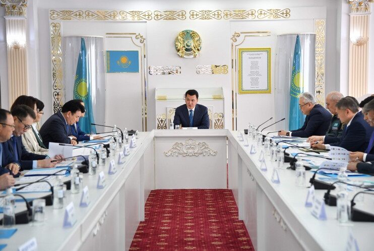 Ерлан Карин провел заседание республиканской комиссии по вопросам госсимволов