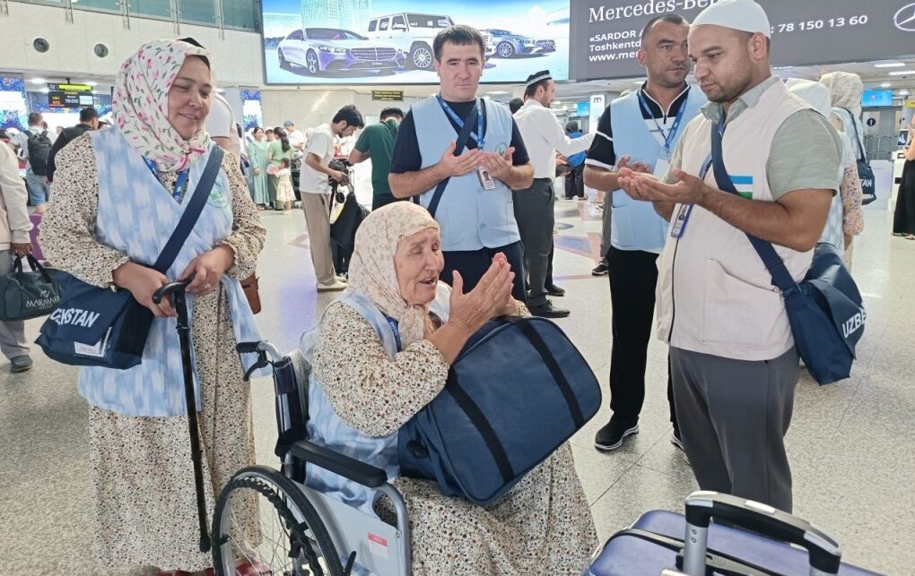 Первые паломники Узбекистана отправились в малый хадж