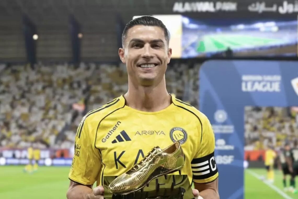 Роналду вручили «Золотую бутсу» от Саудовской Аравии