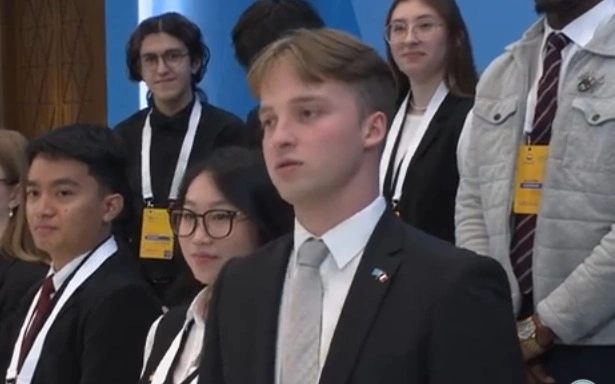 Француз студенті қазақ тілін үйреніп жүр