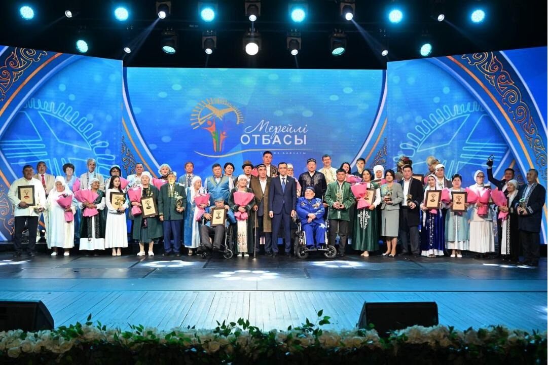 В Астане наградили 20 образцовых семей Казахстана