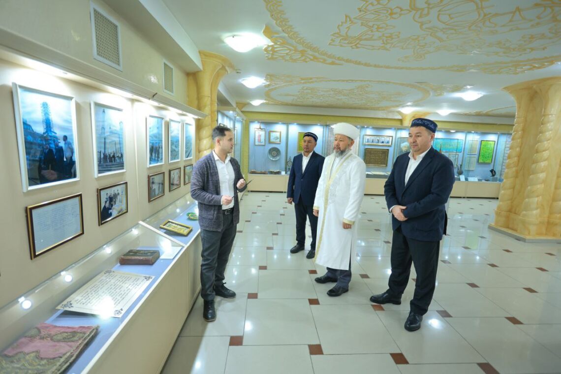 Бас мүфти «Руханият» музейін аралады