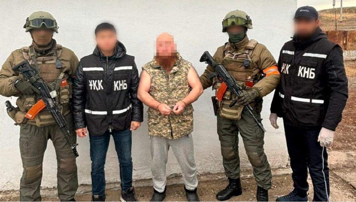 С оружием и литературой: КНБ задержал 6 сторонников ДРТ