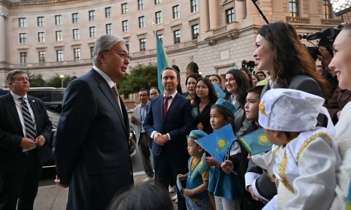 Садомазохизм, бдсм және әйелдердің үстемдігі бейнелері