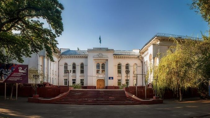 Корей театрында Бауыржан Момышұлы туралы жаңа спектакльдің премьерасы өтті