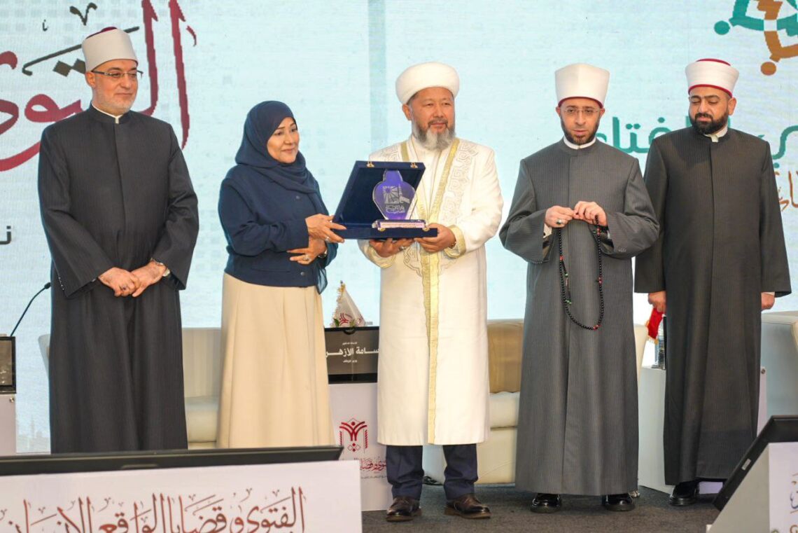 Халықаралық форумда марапат алды