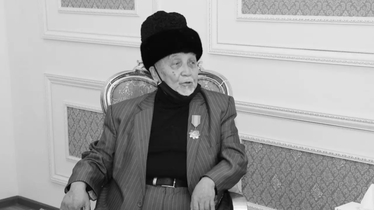 Рәтбек қажы Нысанбайұлы өмірден озды