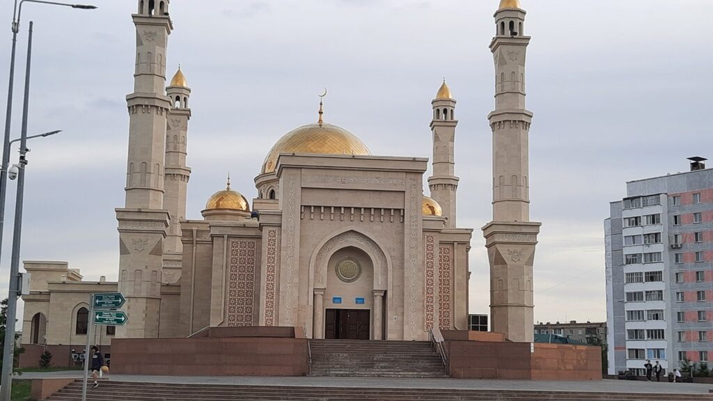 Рамадан-2026: Расписание времени поста и намаза в Петропавловске