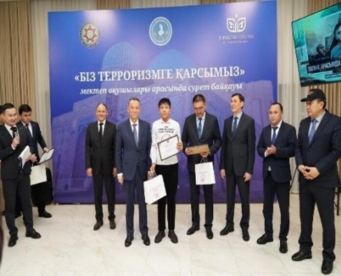 «Мы против терроризма!»: В Туркестане прошел конкурс среди школьников