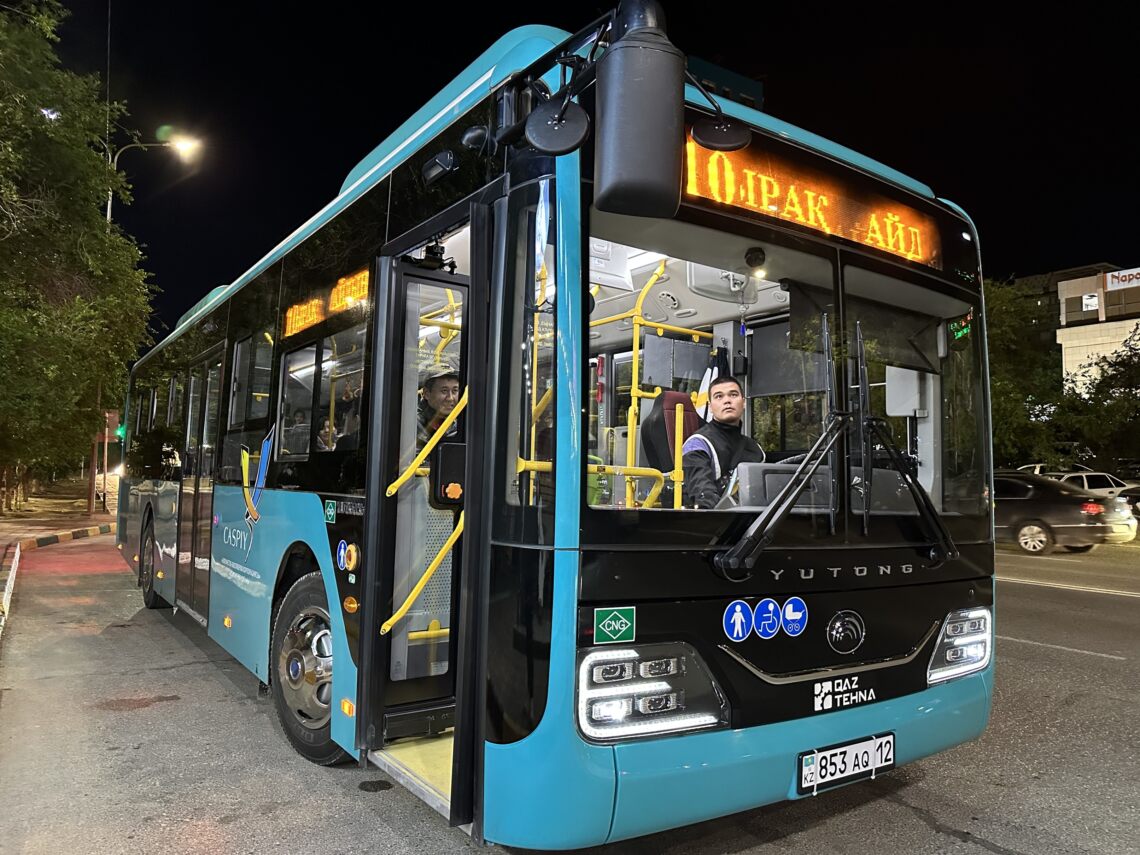 В Актау запустят бесплатные автобусы после таравих-намаза