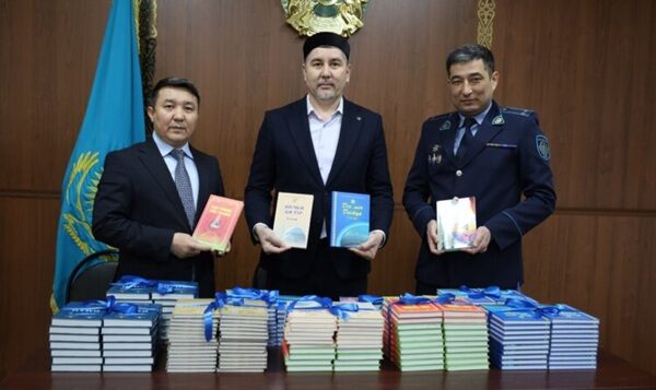 Заключенным Атырау передали религиозную литературу и наборы для ифтара