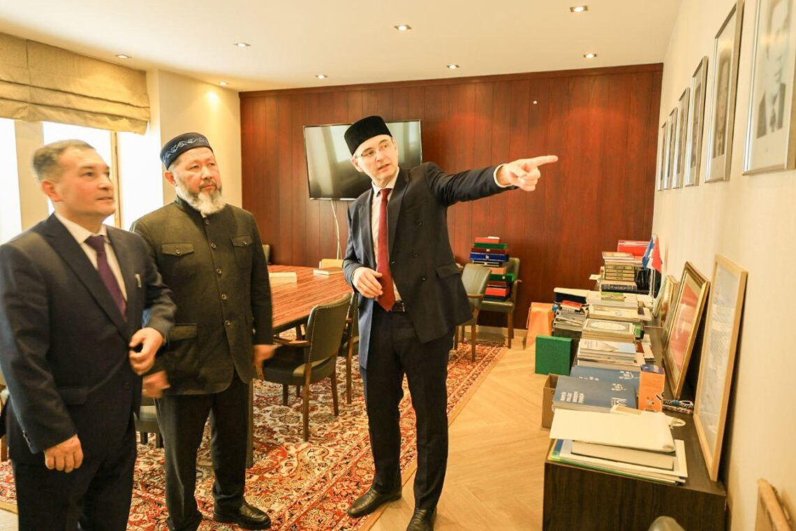 Хельсинки орталық мешіті жұмысымен танысты