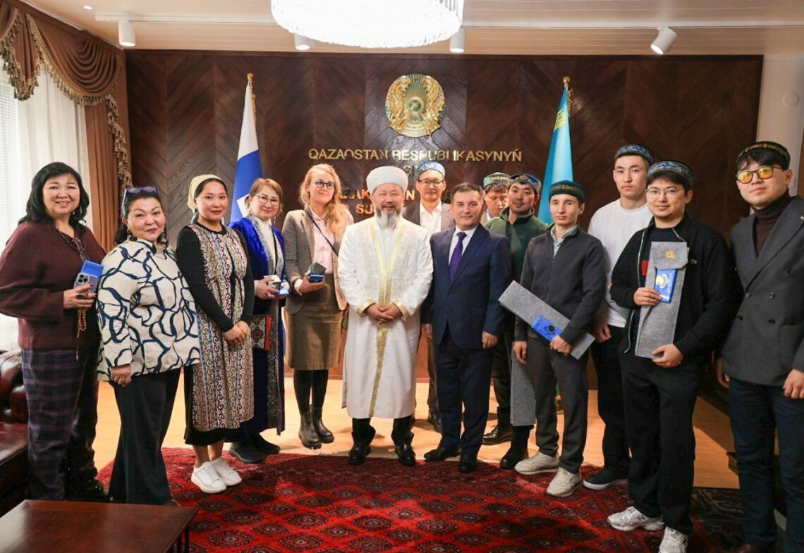 Муфтий встретился с казахской диаспорой в Хельсинки
