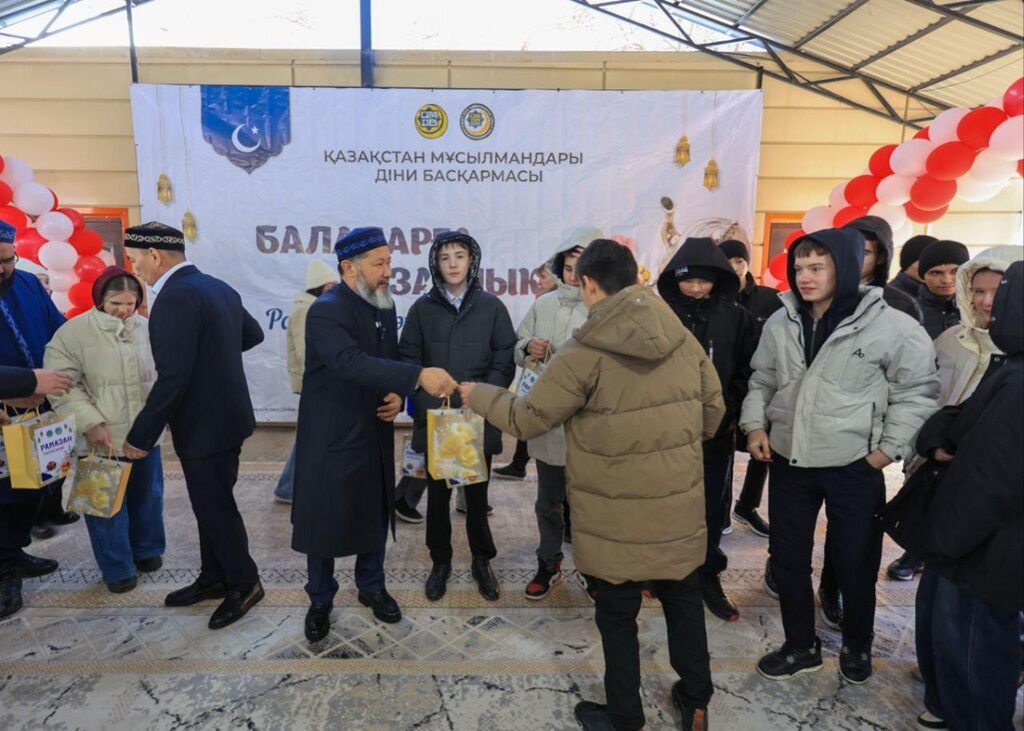 Муфтий посетил Центр поддержки детей в Шымкенте