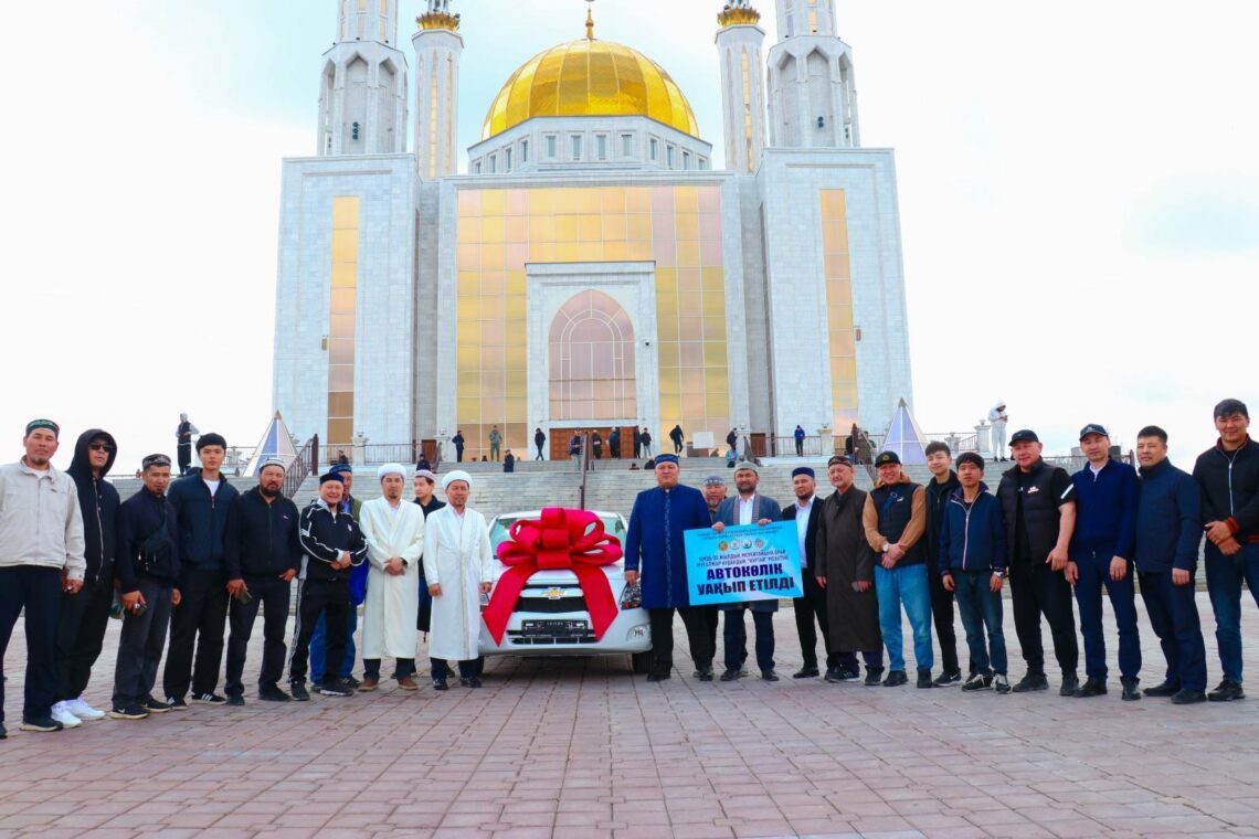 Ақтөбе: Мешітке қызметтік көлік уақып етілді