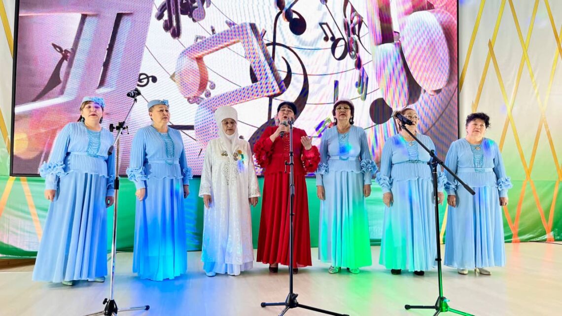 Зейнеткерлер «Шарапат» орталығында концерт берді