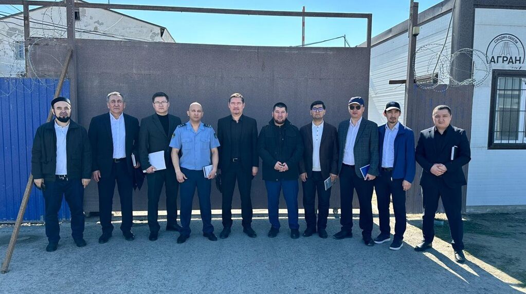 Теологи муфтията провели дерадикализацию в колониях Атырау