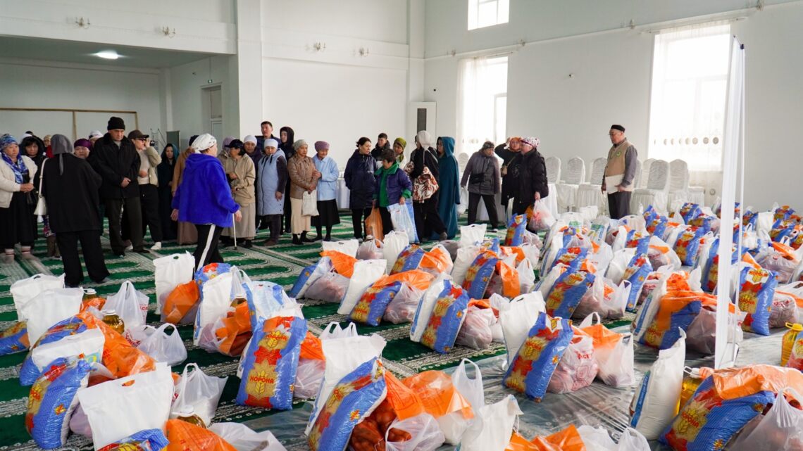 В Костанае 100 нуждающихся семей получили помощь