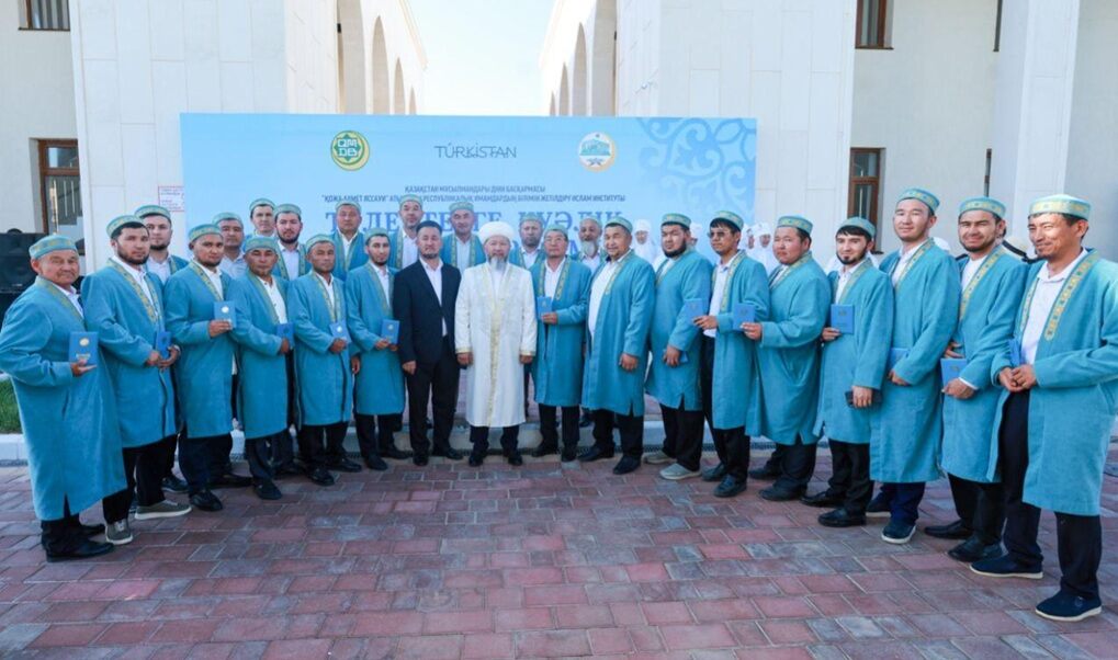 В Туркестане 26 имамов получили дипломы нового образца