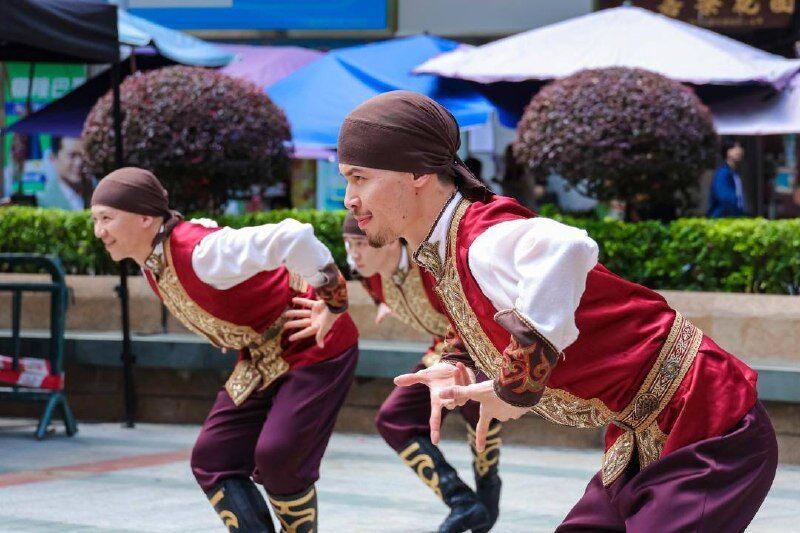 «Бірлік» ансамблі Макао өнер фестивалінің ашылуында өнер көрсетті